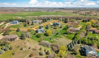 8409 Sunset Cir, Brandon, SD 57005