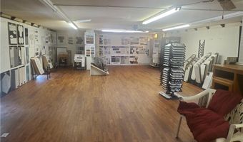 636 N Main St, Ottawa, KS 66067