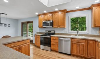 6 Sky Edge Ln, Bethel, CT 06801