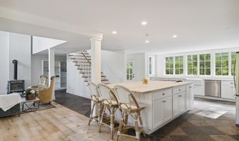 766 Masterson Rd, Barnard, VT 05031