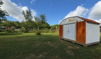 723 Kayroe Rd, Adkins, TX 78101