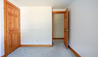 671 Essex St, Bangor, ME 04401