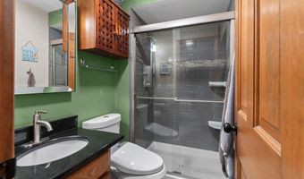 1433 W ROSELAWN Dr, Appleton, WI 54914