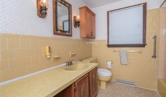 64 Ebony Ct, North Kingstown, RI 02852