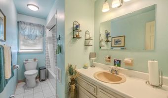 21 Liberty St, Andover, NJ 07801