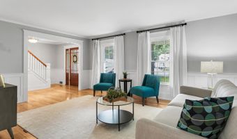 19 Stanley Ln, Middletown, NJ 07748