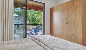 160 Park Pl, Arnolds Park, IA 51331