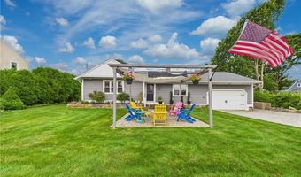 24 E Shore Rd, Narragansett, RI 02882