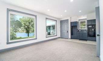 13 Kellogg St, Brookfield, CT 06804