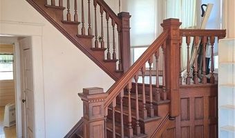 121 N 10th St, Atchison, KS 66002