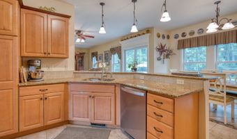 2 Warren Gln, Burlington, CT 06013