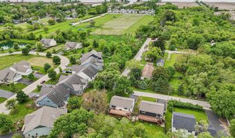 40511 N Minena St, Antioch, IL 60002