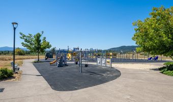 2002 S 60TH St, Springfield, OR 97478