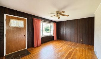 5 Knauf Ln, Albany, NY 12211