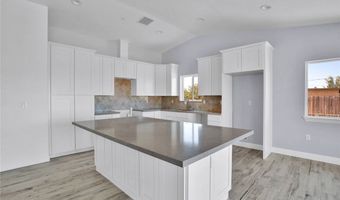 10533 Mohawk Rd, Apple Valley, CA 92308