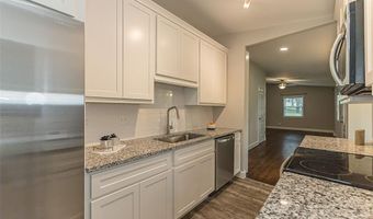 250 Sunset Dr, Ballwin, MO 63011