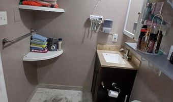 511 N ARMISTEAD St 303, Alexandria, VA 22312