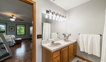 91 Ford St, Ansonia, CT 06401