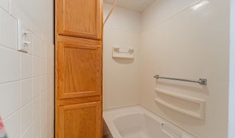 102 S Oak St, Arrowsmith, IL 61722