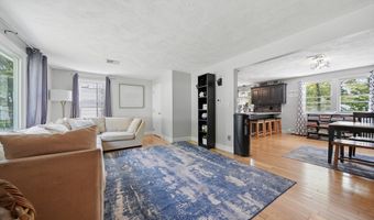 11 W Winkley St, Amesbury, MA 01913