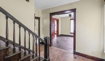 912 Tremont St, Alton, IL 62002