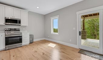 128 Saddle Ridge Dr, Alexander, NC 28701