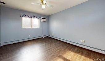 53 Coolidge Ave, Amity Harbor, NY 11701