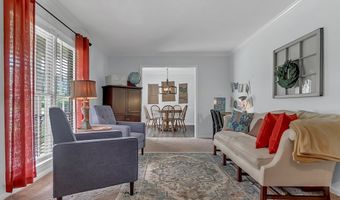 2704 PINE MANOR Ln, Albany, GA 31707