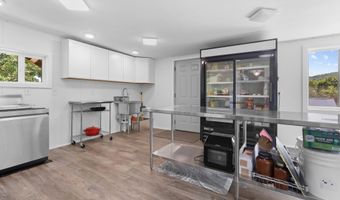 10463 Farm Road 1182, Aurora, MO 65605