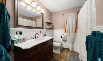 611 E 3Rd St St, Bridgewater, SD 57319