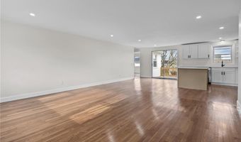 99 Salem Ave, Cranston, RI 02920