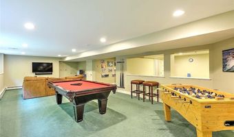 10 Owl Tree Ln, East Greenwich, RI 02818