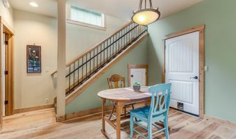 61390 Merriewood Ct, Bend, OR 97702