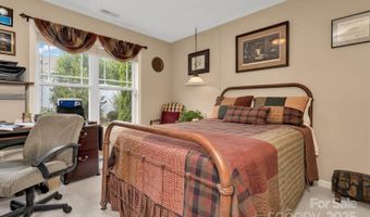 16 Sunview Cir, Arden, NC 28704