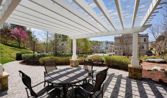 8111 RIVER Rd #131, Bethesda, MD 20817