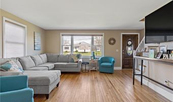5 St Theresa Ave, Bristol, RI 02809