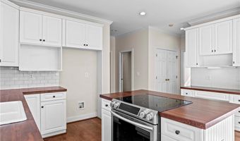 109 Isleworth Ct, Advance, NC 27006