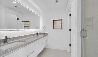 500 SW B St 3, Bentonville, AR 72712