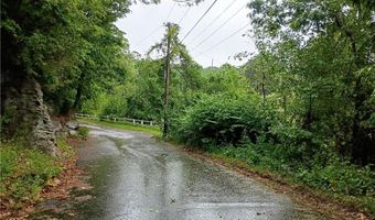 6 Old Pound Hill Rd, North Smithfield, RI 02896