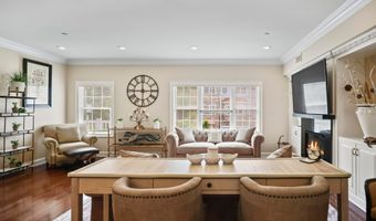 14 White Oak Ln, Aberdeen, NJ 07747