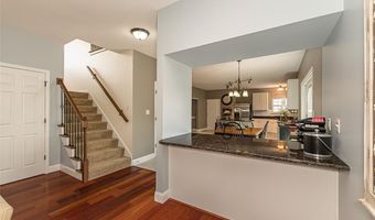 733 Castle Ridge Dr, Ballwin, MO 63021