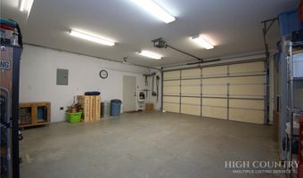 140 Library Ln, Banner Elk, NC 28604