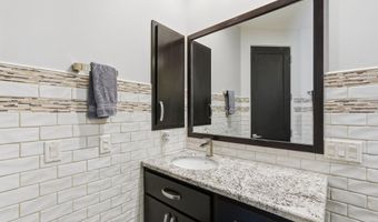 525 W HARMONY Pl, Chandler, AZ 85248