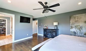 1 W Farm Rd, Smithfield, RI 02917