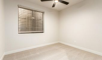 940 W MACAW Dr, Chandler, AZ 85286