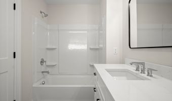 8 Fieldstone Ct 8, Bethel, CT 06801