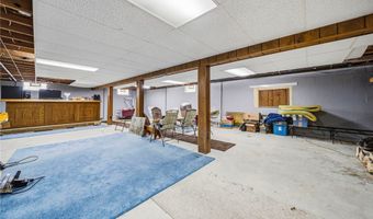 1584 Hemlock Dr, Ashtabula, OH 44004