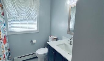 20 Canton Ct, Cranston, RI 02921