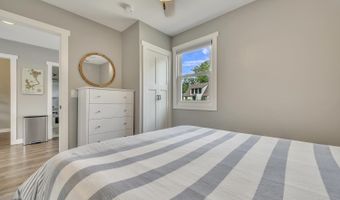 41 Dewey St, Arnolds Park, IA 51331