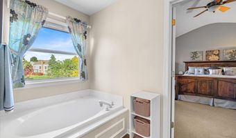 4020 Bunker Hill Dr, Algonquin, IL 60102